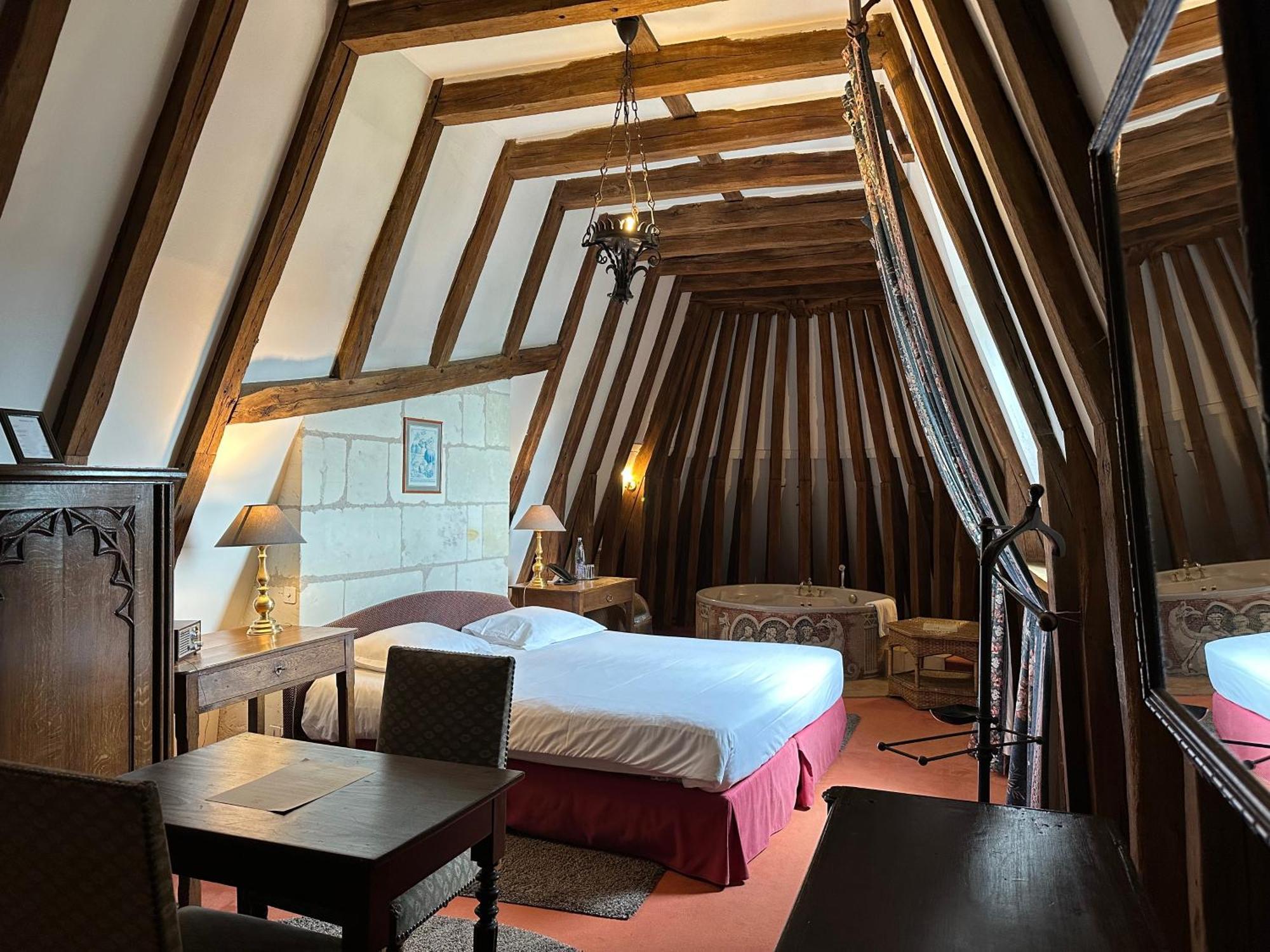 Chateau De Chissay, Hotel De Charme Pres De Chenonceau Et Le Zoo De Beauval Экстерьер фото